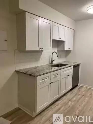 Main picture of 638 Polk St NE