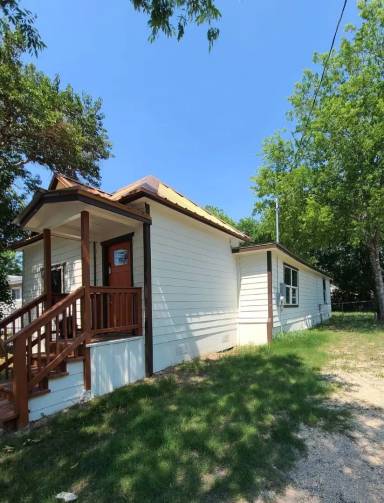 Main picture of 222 Spruce St