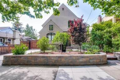 Main picture of 1370 McKendrie St