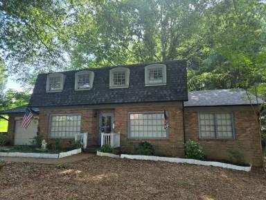 Main picture of 610 Hillsboro Dr
