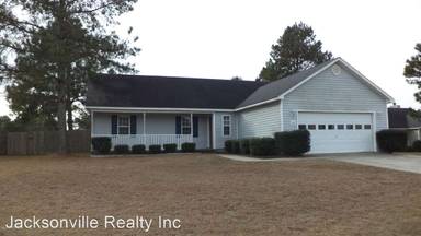 Main picture of 204 Bluebird Ct