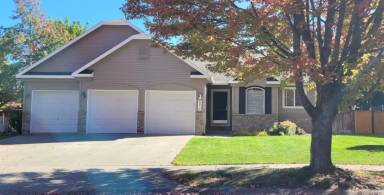 Main picture of 5812 N Toulon Dr