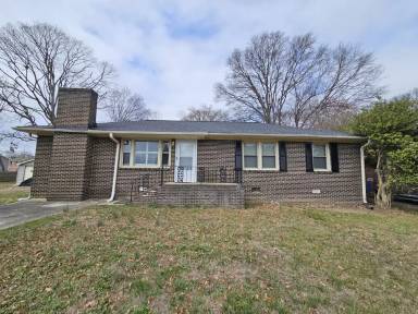 Main picture of 3 Bristol Dr