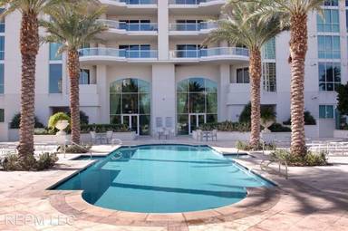 Main picture of Four Turnberry Place