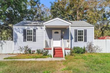 Main picture of 2662 Hull St