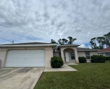 Main picture of 1375 Glenan Rd