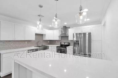 Main picture of 621 W Plata Ave