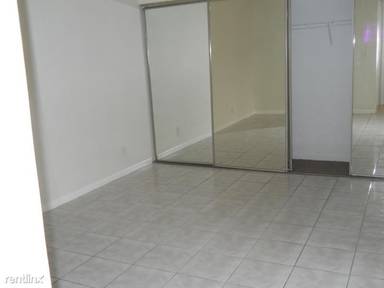 Main picture of 3955 Village Dr