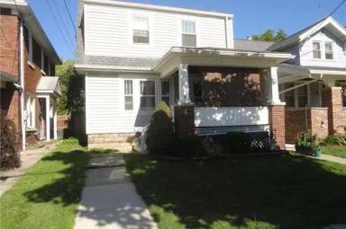 Main picture of 2826 Macklem Ave