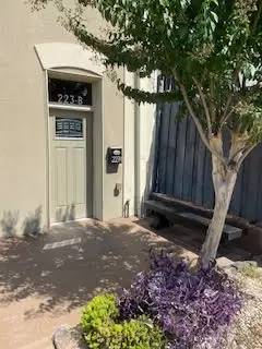 Main picture of 223 W Main St