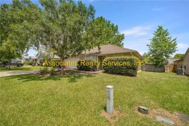Main picture of 8728 NW 35th Pl
