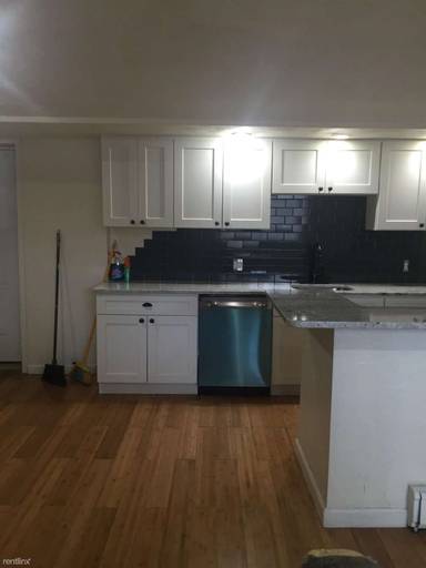 Main picture of 241 Maverick St