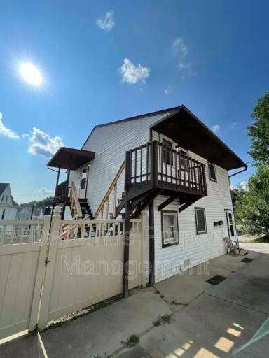 Main picture of 400 Council St