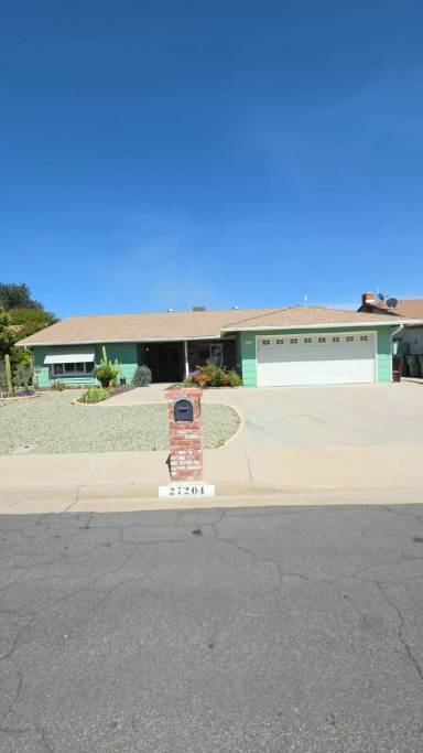 Main picture of 27204 Stark St