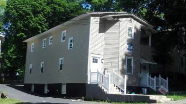 Main picture of 431 S Beech St