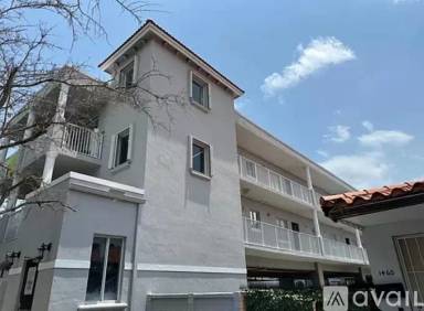 Main picture of 1453 SW 3rd St