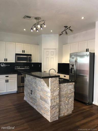 Main picture of 5719 NW 113th Ct