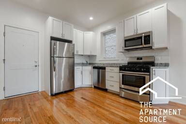 Main picture of 2235 N Clybourn Ave