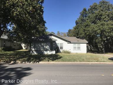 Main picture of 320 W Russell St