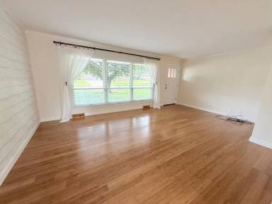 Main picture of 207 Ivanhoe Way