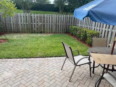 Main picture of 9602 Town Parc Cir S