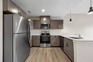 Main picture of 700 Mustang Ln