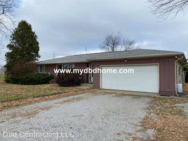 Main picture of 1602 W DuPont Rd