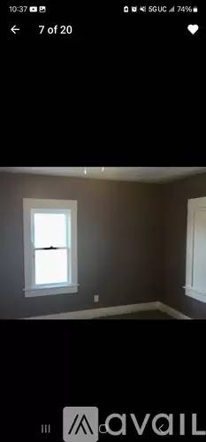 Main picture of 1530 E Melrose St