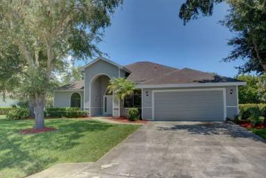 Main picture of 1110 SE Westchester Dr