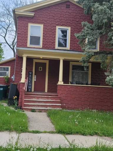Main picture of 404 W Cesar E Chavez Ave