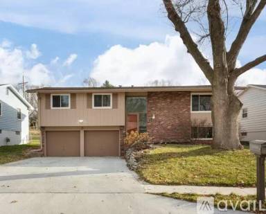 Main picture of 2519 N 98th Ave