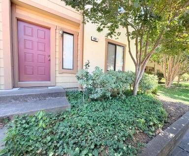 Main picture of 468 Park Place Dr