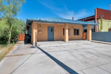 Main picture of 220 N 1st Ave