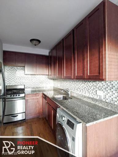 Main picture of 550 W Arlington Pl Apartments