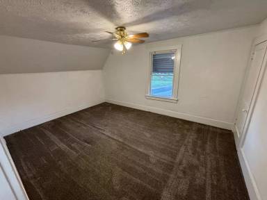 Main picture of 106 6th St NW