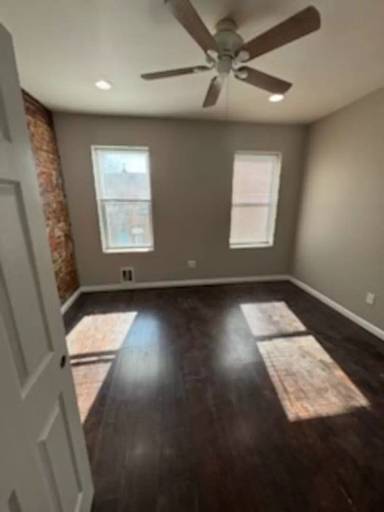 Main picture of 1835 E Monmouth St