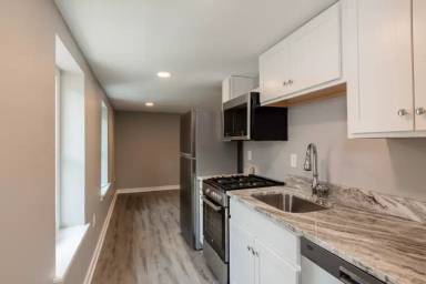 Main picture of 218 W King St