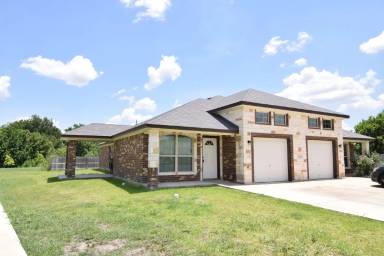 Main picture of 4631 Brutus Ln