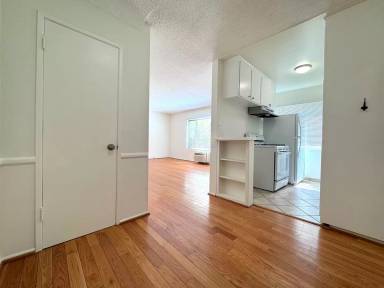 Main picture of 1020 N Edinburgh Ave