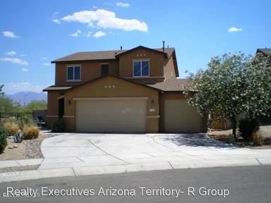 Main picture of 1055 W Calle Puesta del Sol