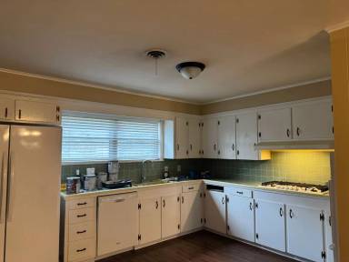 Main picture of 504 Meadowbrook Dr