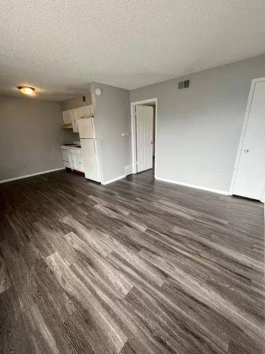 Main picture of 120-130 Sherwood Ct