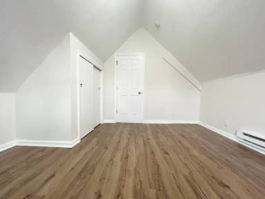 Main picture of 34 Feiner Pl
