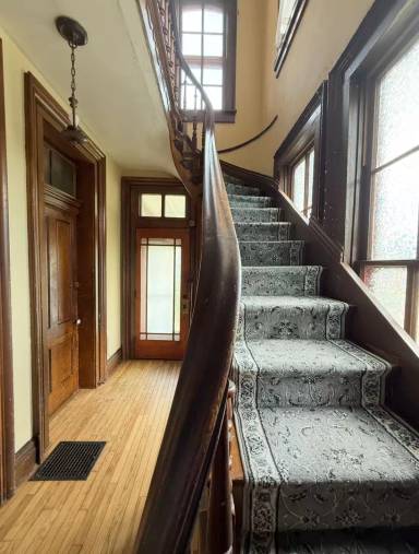 Main picture of 1024 Tippecanoe St