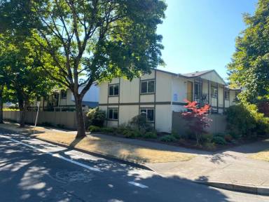 Main picture of 616 W 4th Ave