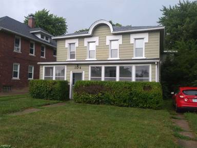 Main picture of 104 Market St