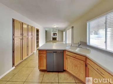 Main picture of 5412 Charles St