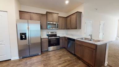 Main picture of 270 Aralia Ln