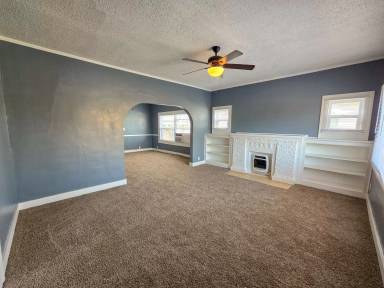 Main picture of 810 N Kickapoo Ave