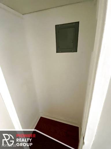 Main picture of Wellington Place Apartments